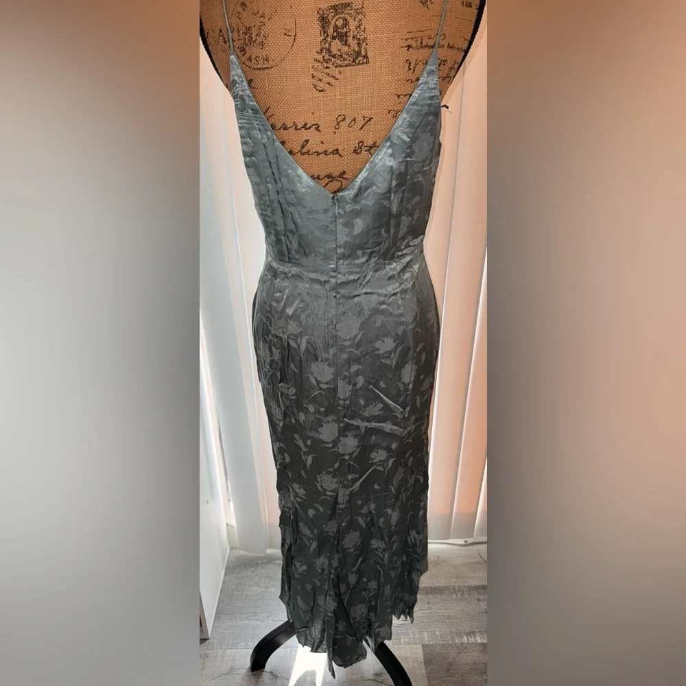 Chic Sage Green Midi Dress - Picture 4 of 7